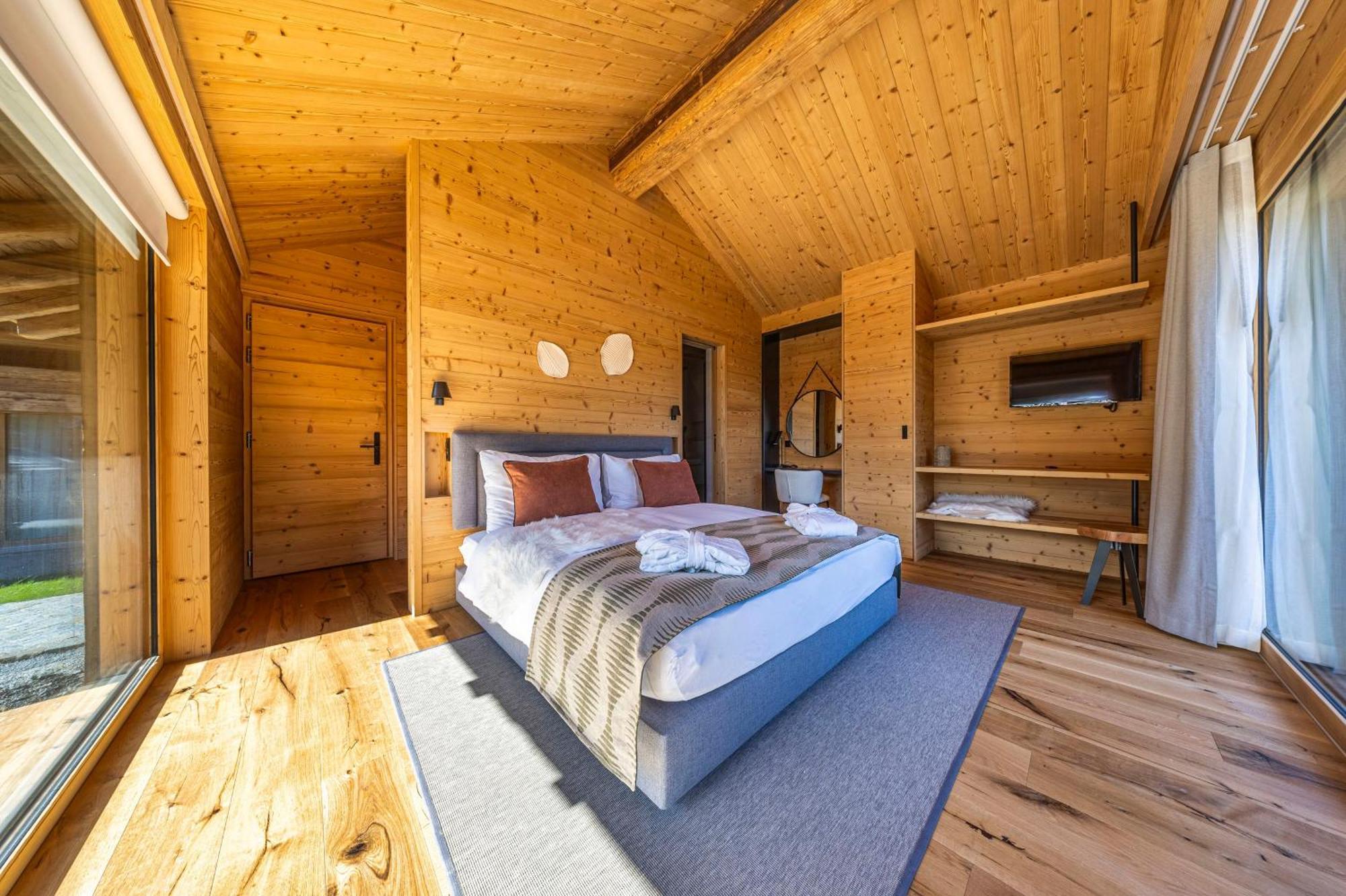Mad Retreat Hotel Нанда Экстерьер фото