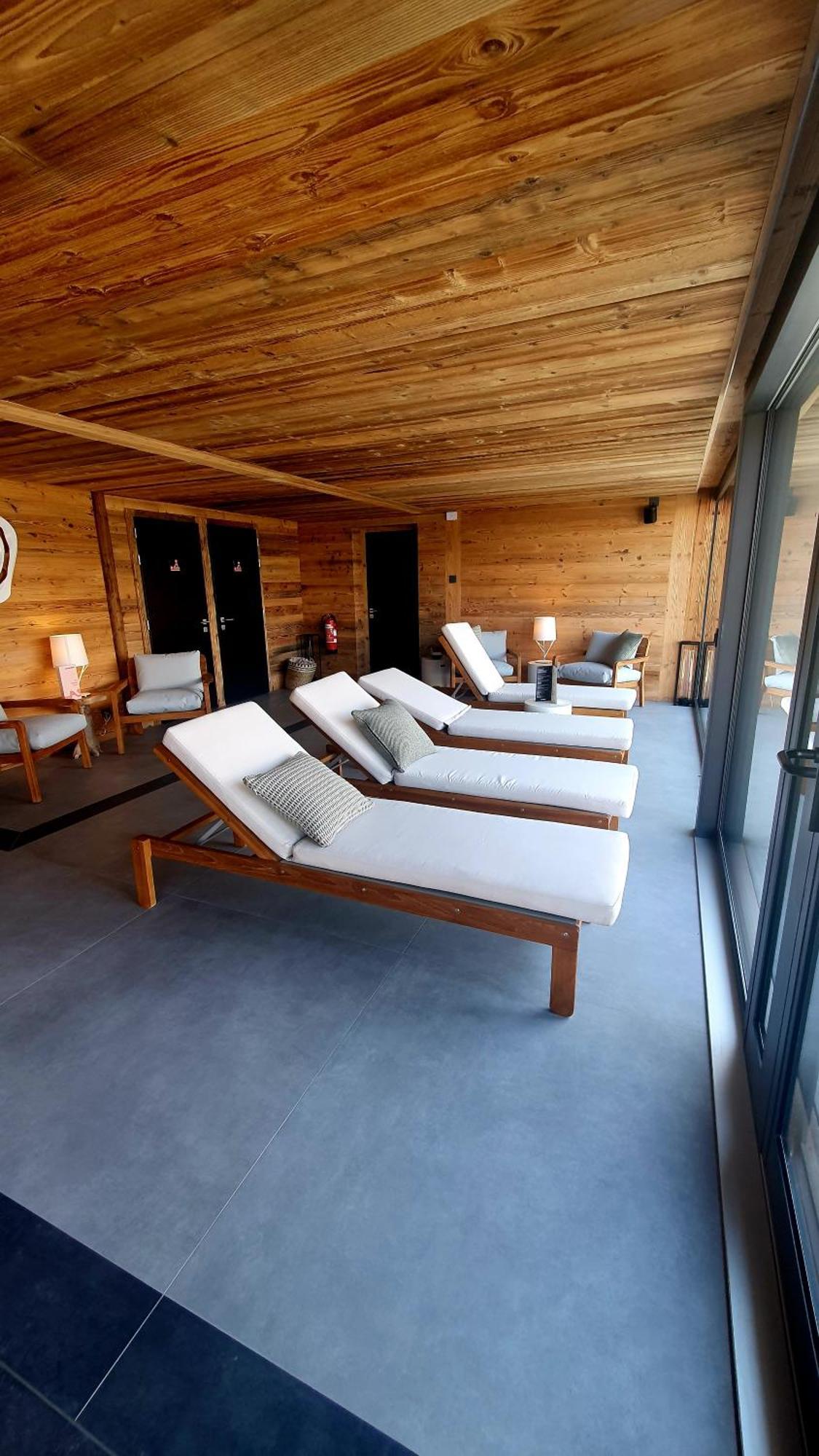 Mad Retreat Hotel Нанда Экстерьер фото