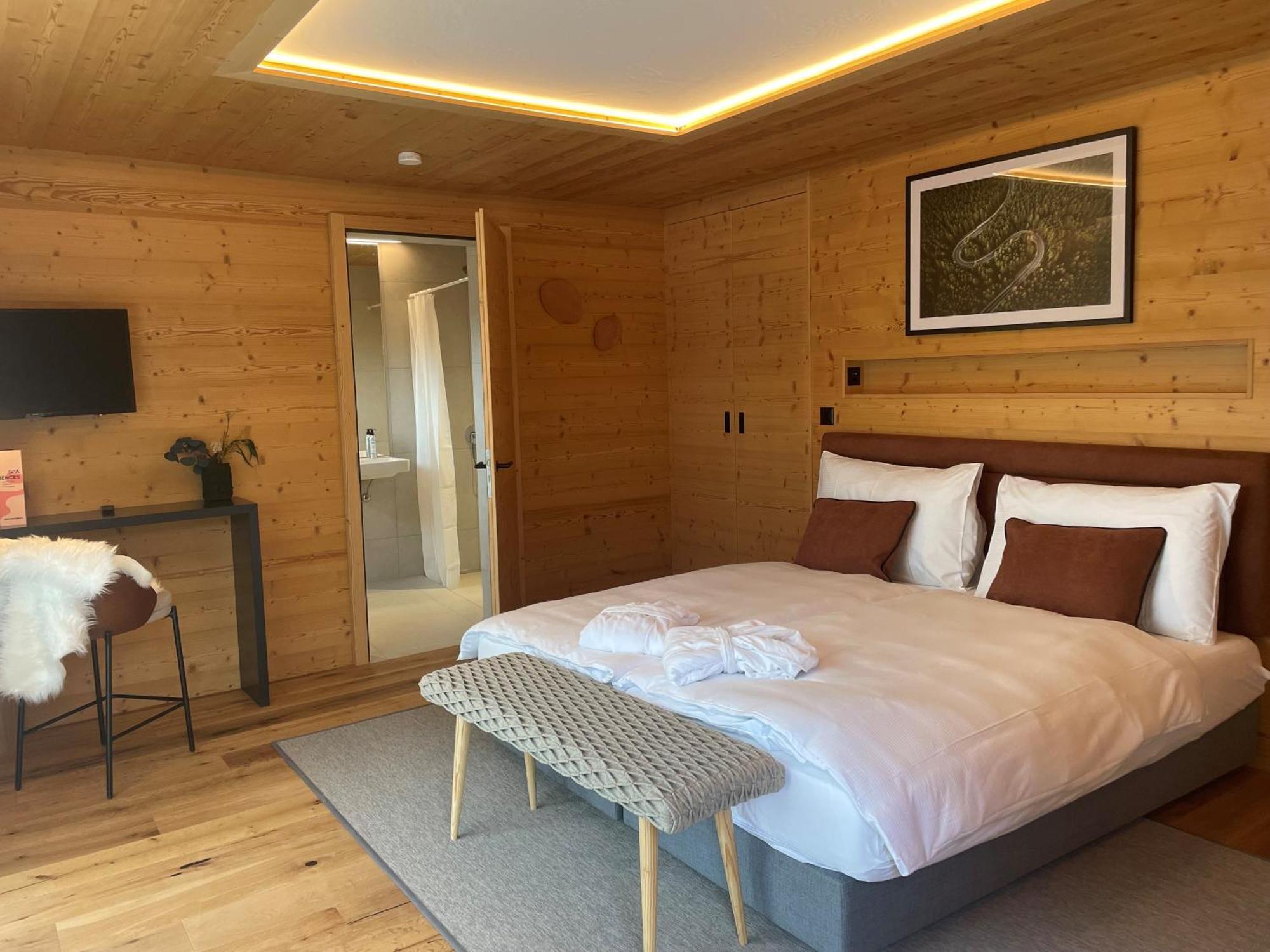 Mad Retreat Hotel Нанда Экстерьер фото